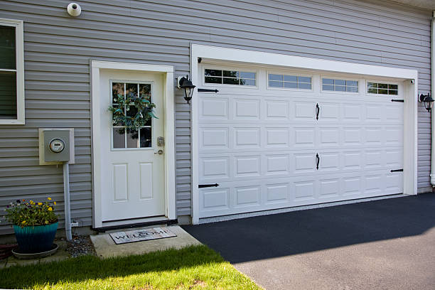24/7 Emergency Garage Door Panel Replacement experts in Burton, OH